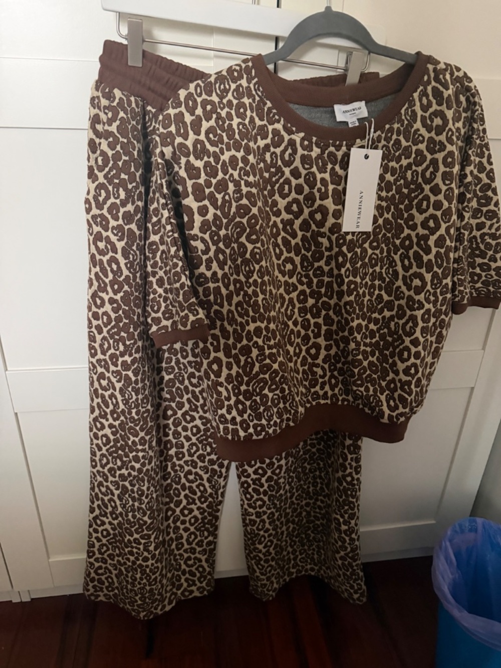 Leopard Jacquard Texture Knit Set - Picture 4 of 4